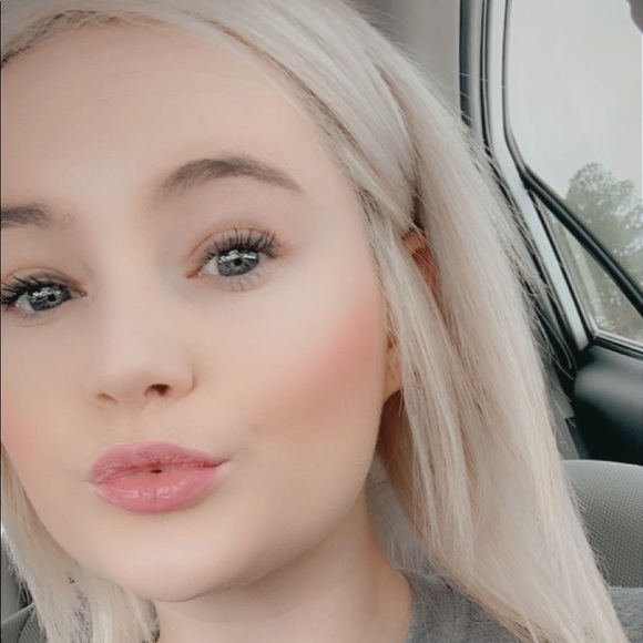 Meet your Posher, Leah - Picture 1 of 1